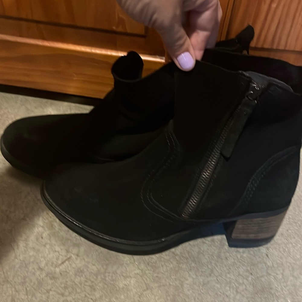 Italian leather boots, purchased in Florence, size 39 European (about 8-9)